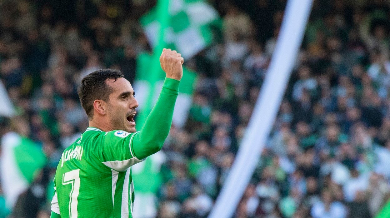 Juanmi celebra uno de sus goles ante el Levante