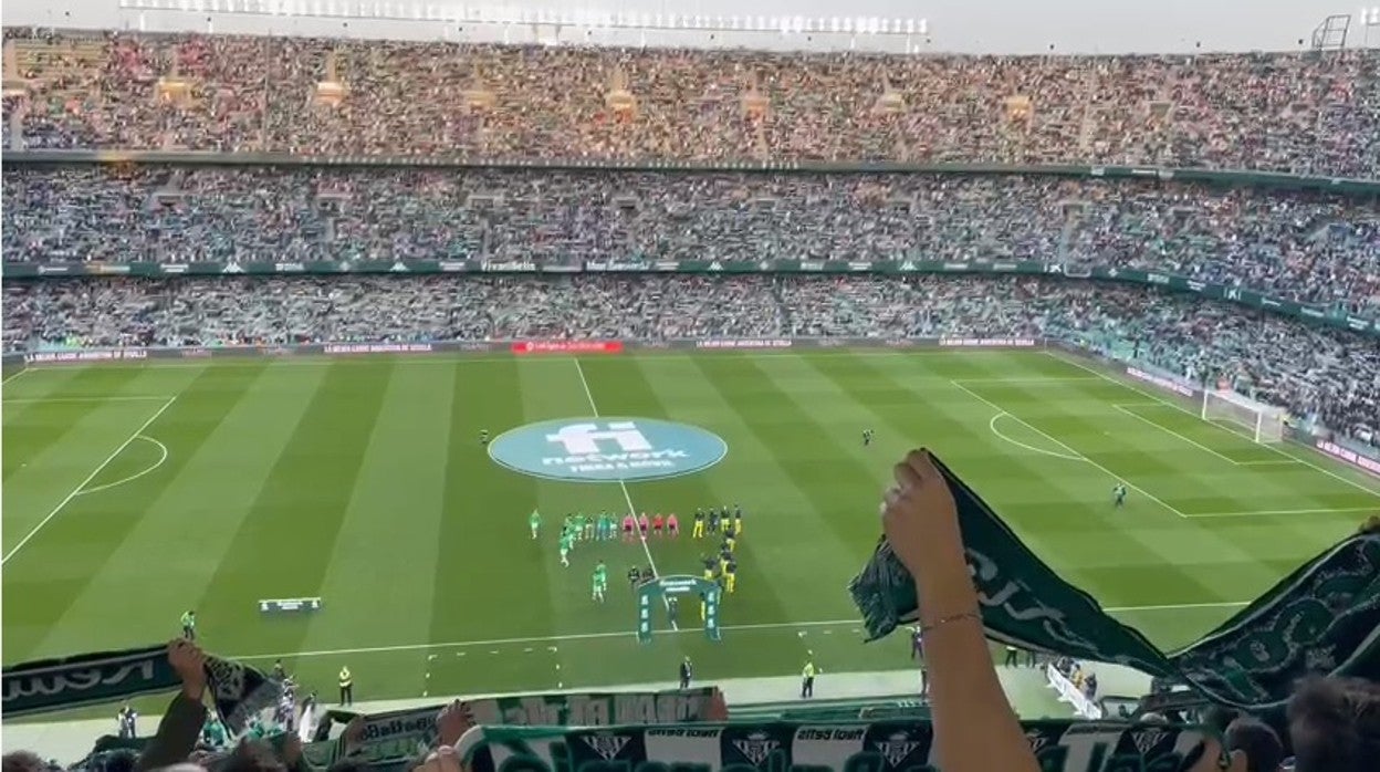 Así sonó el himno de Pascual González antes del Betis - Villarreal