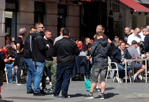 Los seguidores alemanes disfrutaron de la mejor previa en Sevilla