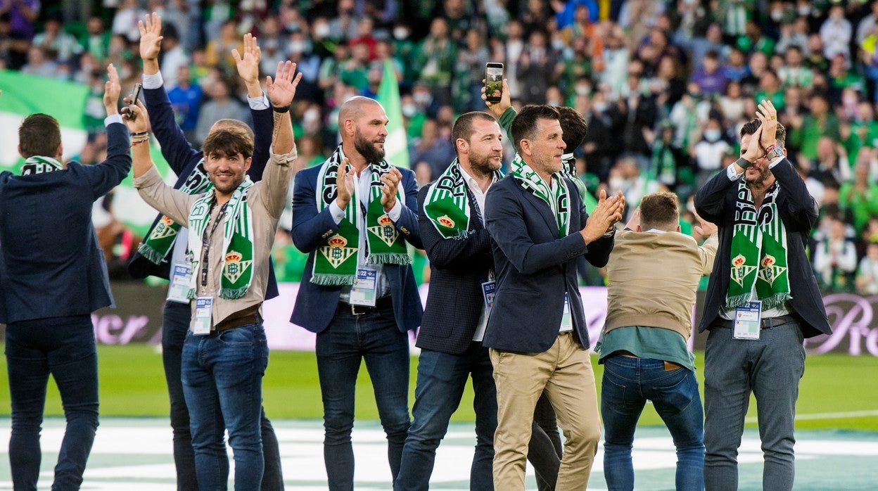Honores para las leyendas béticas de la Copa del Rey