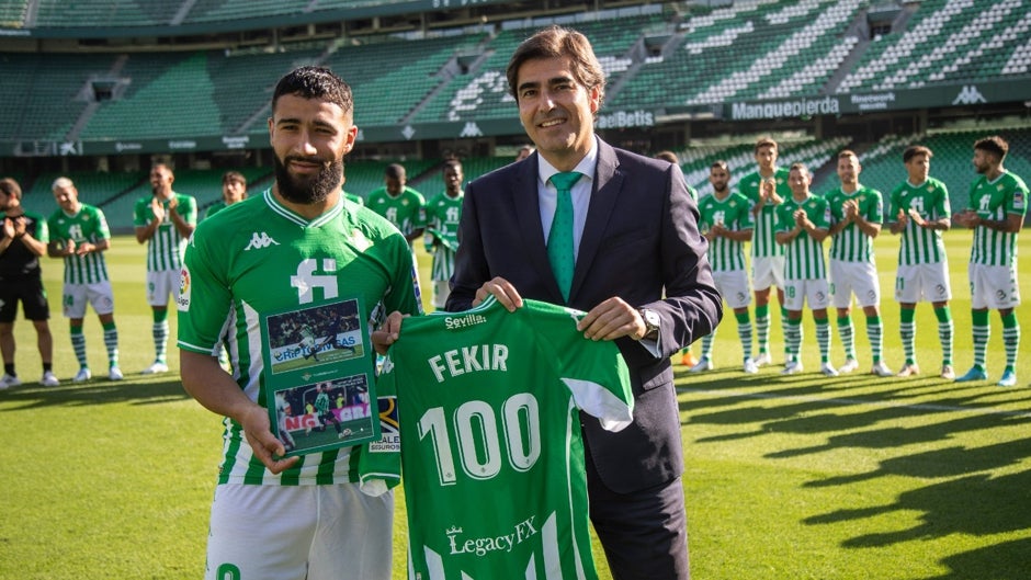 Reconocimiento a los jugadores que alcanzaron los cien partidos oficiales y a los que se despiden