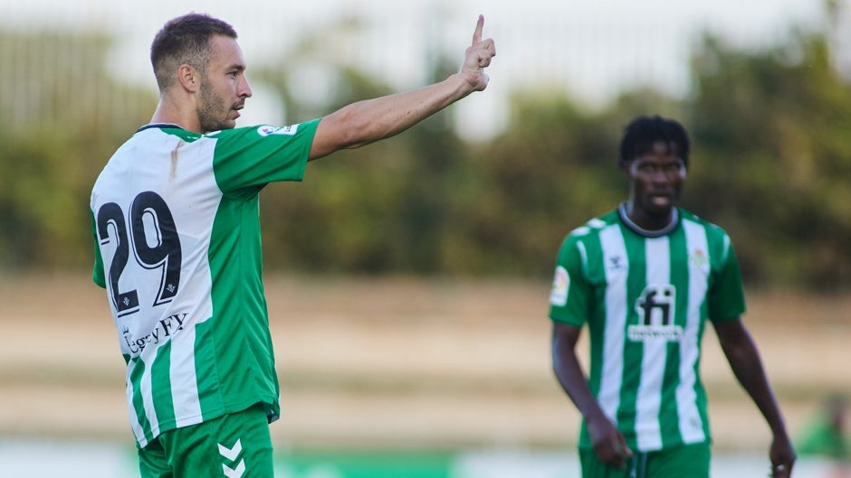 Loren: «Me voy a romper la cabeza por tener un hueco en el Betis»