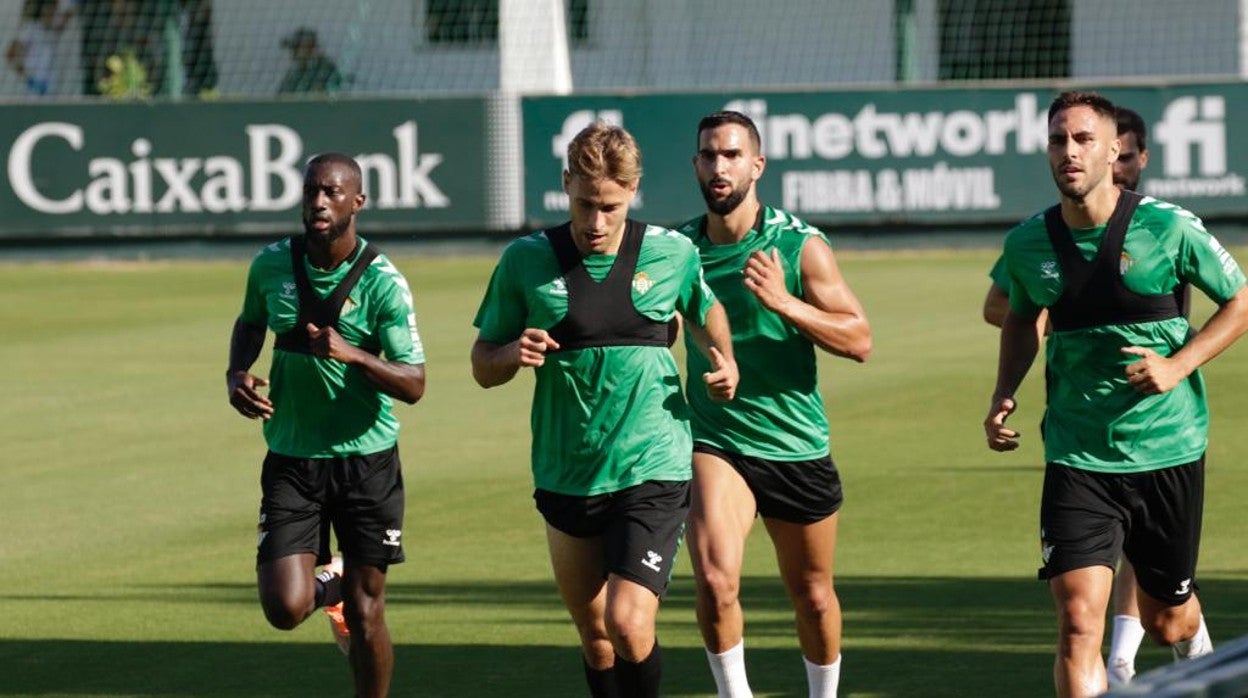 Los jugadores lesionados del Betis, avanzan en sus recuperaciones y ya hacen carrera continua