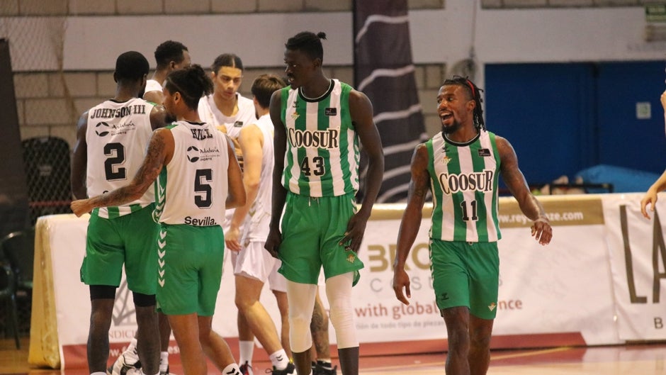 Un enchufado Coosur Betis pasa por encima del UCAM Murcia (79-100)