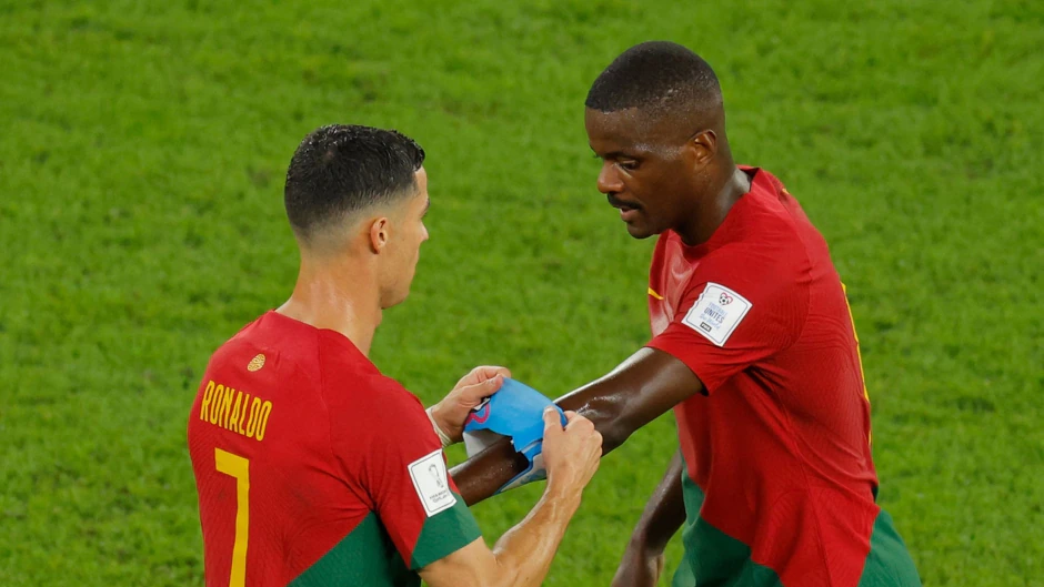 Minutos y brazalete de capitán para William Carvalho en el segundo tiempo del Portugal - Ghana (3-2)