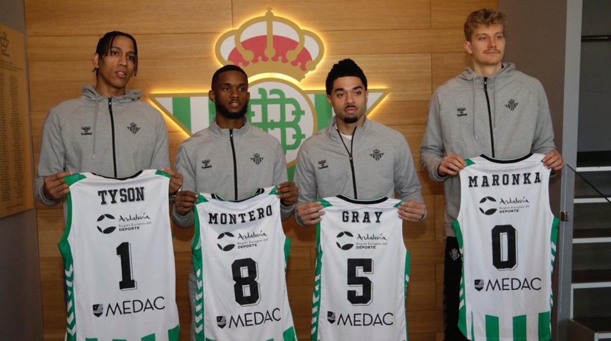 Tyson Pérez, Jean Montero, Josh Gray y Zsombor Maronka, en su presentación