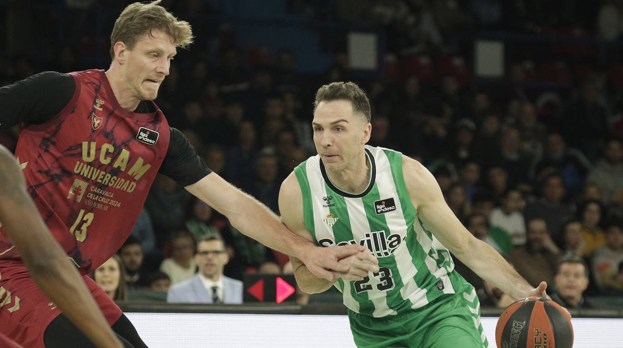 Txemi Urtasun, en el partido contra el UCAM Murcia