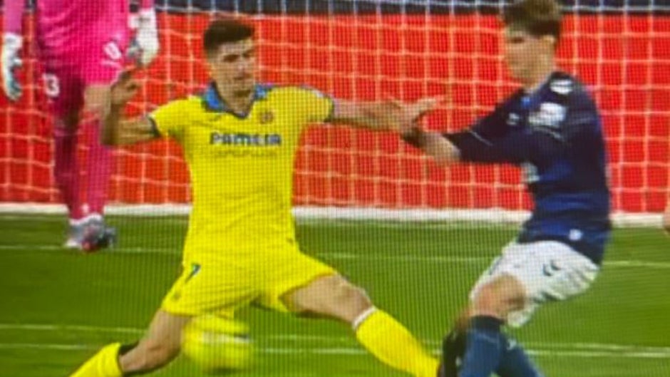 El plantillazo de Gerard Moreno a Miranda que el Betis pidió como roja