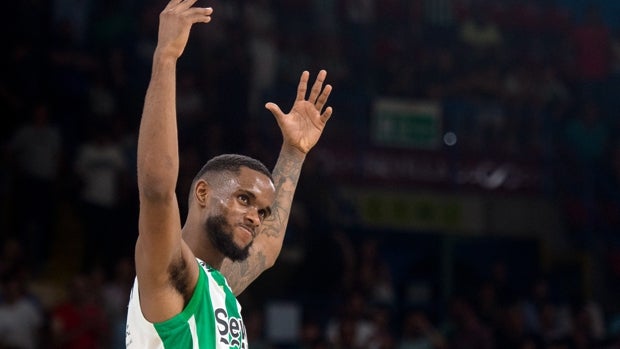 Montero se disfraza de Evans (87-77)