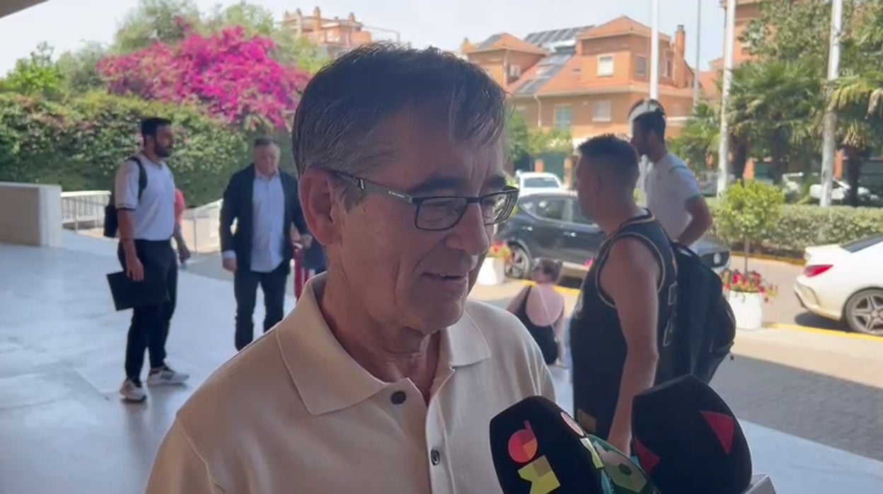 Fernando Vázquez, el entrenador que hizo debutar a Joaquín en el primer equipo en septiembre del 2020