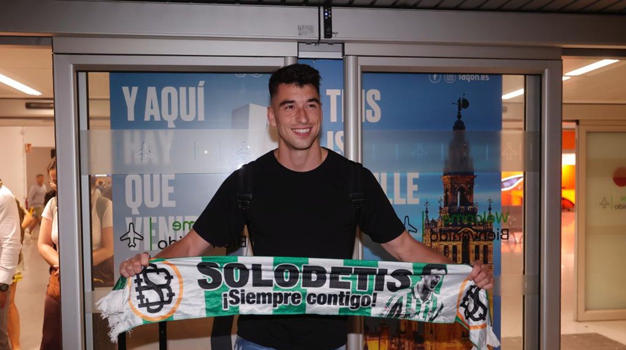 Marc Roca, a su llegada a Sevilla