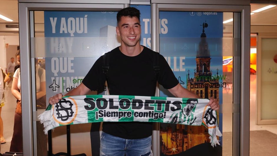 Marc Roca ya está en Sevilla para incorporarse el Betis