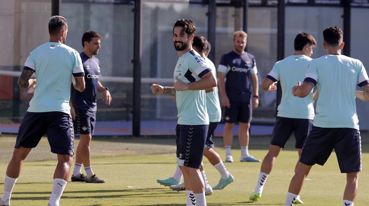 Isco, durante su primer entrenamiento como futbolista del Betis