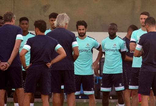 Isco, en su primer entrenamiento con el Betis