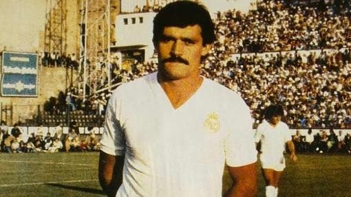 García Navajas, con la camiseta del Real Madrid que lució tres temporadas