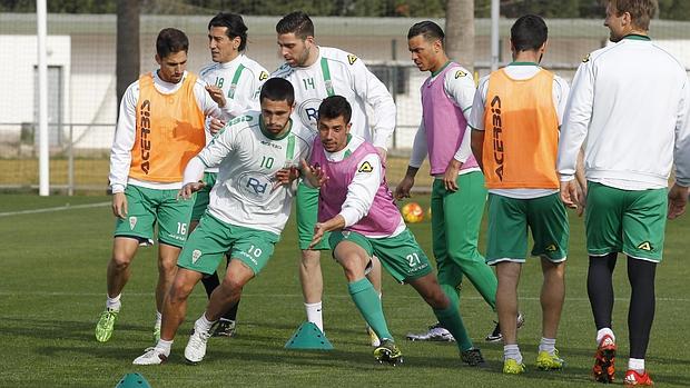 El Bilbao Athletic-Córdoba CF, en cinco toques