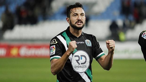 Héctor Rodas celebra el triunfo del Córdoba CF