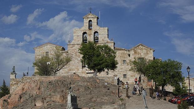 El obispado no equipara la situación del santuario a la de la basílica de la Virgen de las Angustias