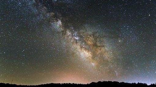 Visión del cielo estrellado en los Llanos de Espiel