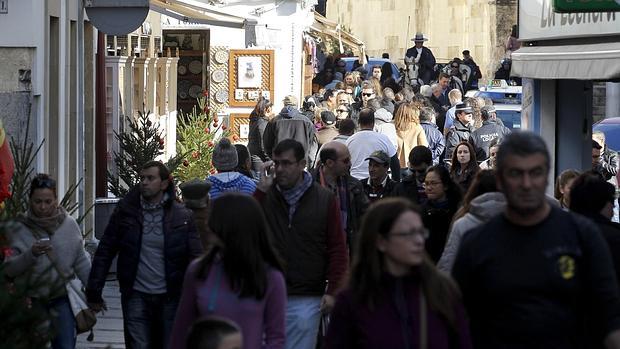 Turistas por el Casco Histórico de Córdoba, donde se produjo el robo