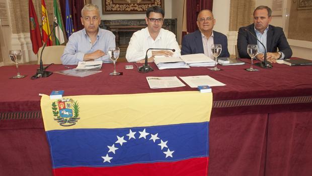 Los candidatos de Unidos Podemos no asisten al foro político del Alcázar