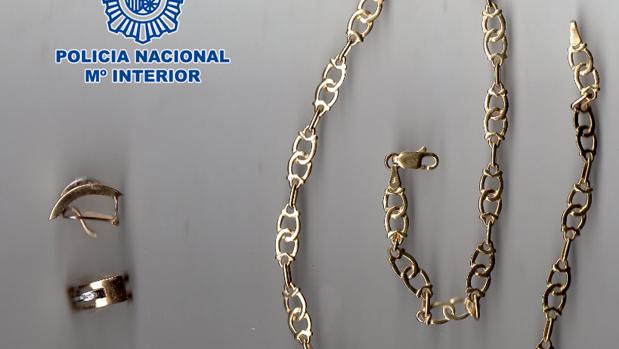 Objetos recuperados tras esclarecer el robo