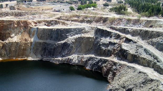 El «lago asesino» de la Corta Guadiana se encuentra en el término muicipal de la Puebla de Guzmán