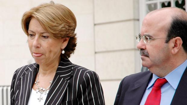 Los exconsejeros de la Junta de Andalucía Magdalena Álvarez y Gaspar Zarrías