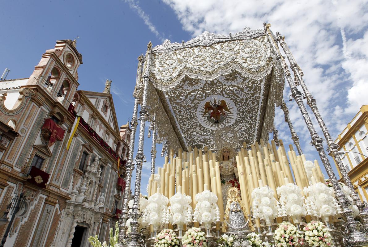 Virgen de la Paz en procesión