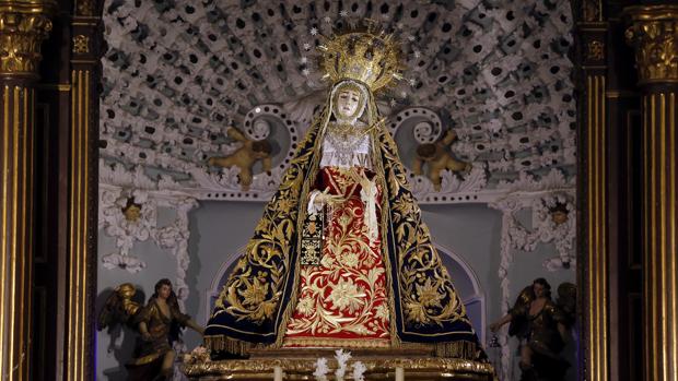 La Virgen de los Dolores «se quita» el luto