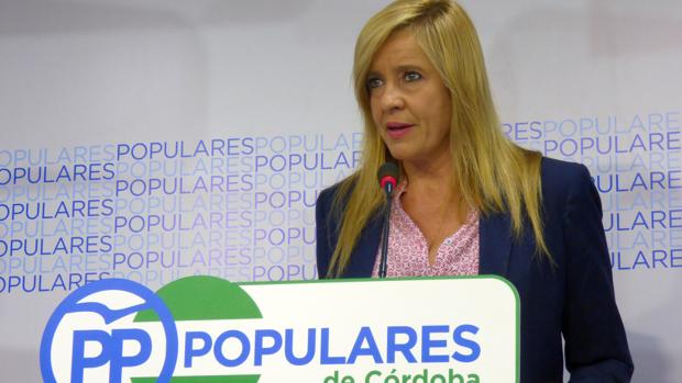 Rosario Alarcón en la sede del PP de Córdoba