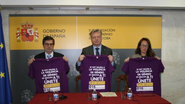 Presentación de las camisetas que lucirán los jugadores del Córdoba CF ante el Getafe