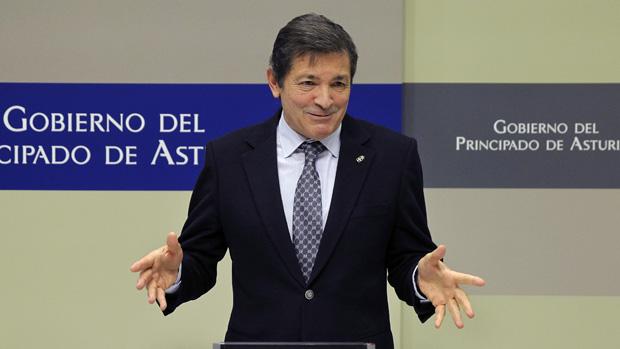 Fernández durante la rueda de prensa ofrecida este miércoles en la sede del Gobierno asturiano