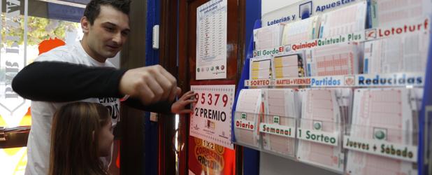 El segundo premio ha estado muy repartido por la geografía española. En la imagen, ha sido vendido en un bar de Valladolid