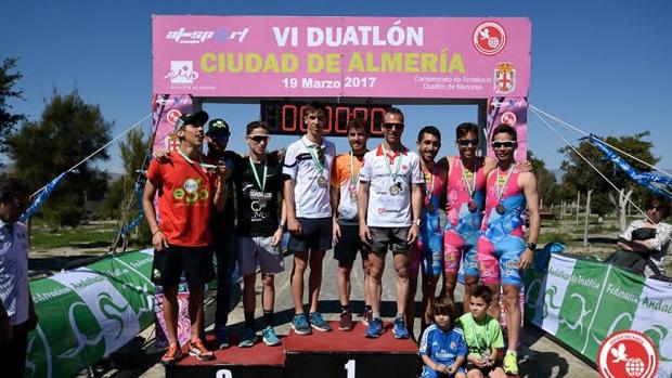 El Montilla-Córdoba Triatlón, en lo alto de podio con Cristóbal García