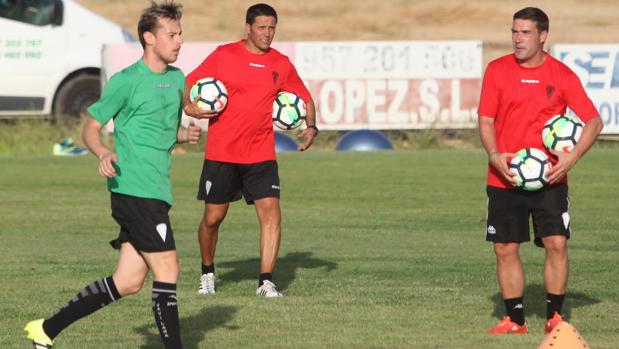 Luis Carrión, técnico del Córdoba CF: «Se ha logrado hacer un grupo con hambre»