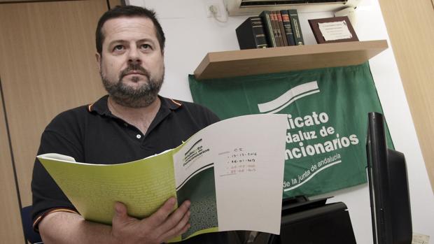 Carlos Ezequiel Sánchez: «La Junta de Andalucía se tiró un farol con las 35 horas para los funcionarios»