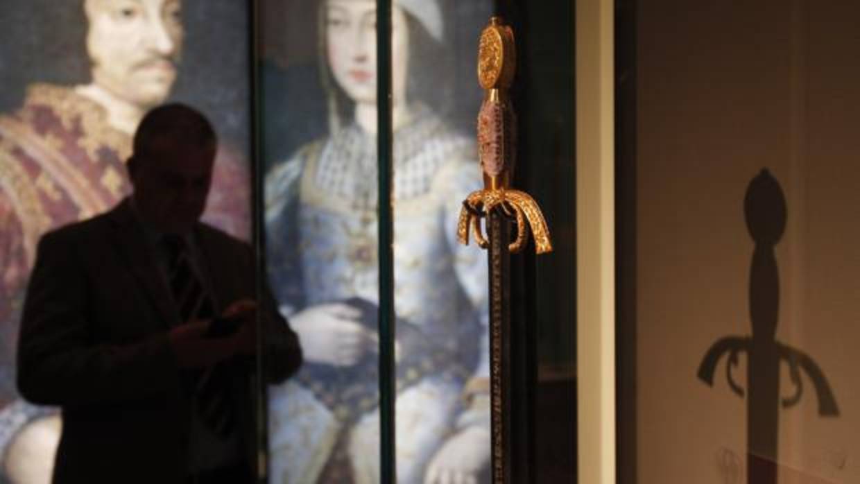 Una de las espadas, en una exposición en Córdoba