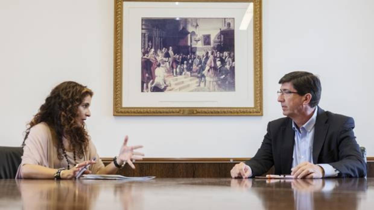 La consejera de Hacienda, María Jesús Montero y Juan Marín, líder de Ciudadanos