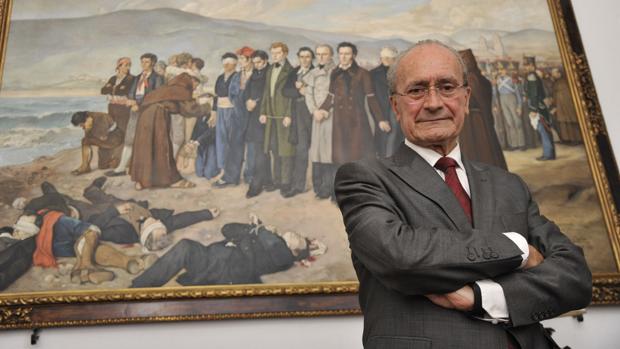 El país galo reconoce a Francisco de la Torre su colaboración el intercambio cultural