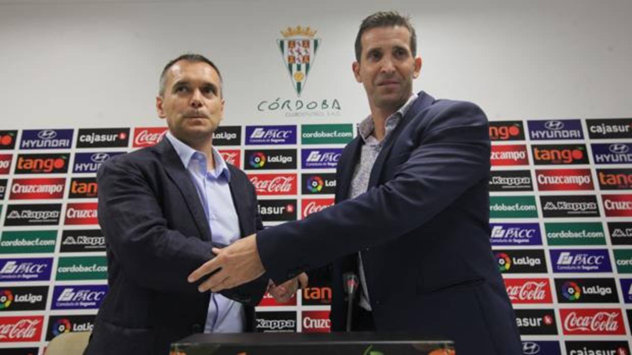 El entrenador del Córdoba, Juan Merino, en su presentación