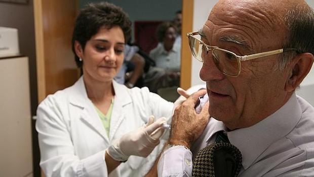 Momento de la vacunación en un centro de salud