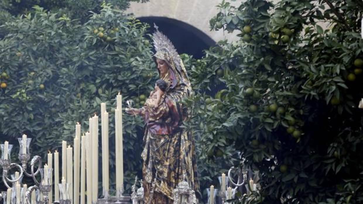 Procesión de la Virgen del Amparo