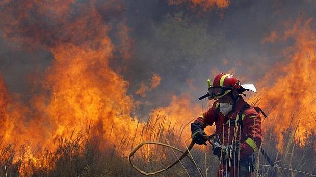 La UME, una fuerza clave para luchar contra los grandes incendios de Andalucía