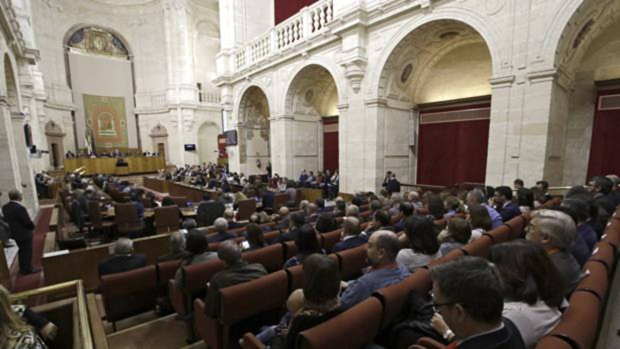 Aspecto del salón de plenos del Parlamento durante el debate del Estado de la Comunidad
