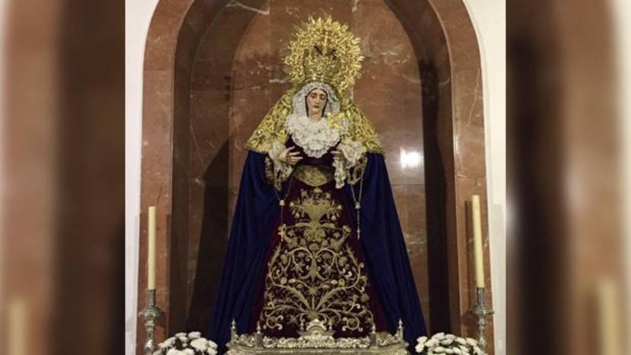 La Virgen del Dulce Nombre, con la histórica saya