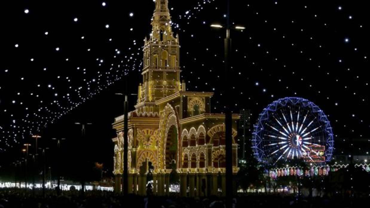 Alumbrado de la portada de la Feria en su última edición