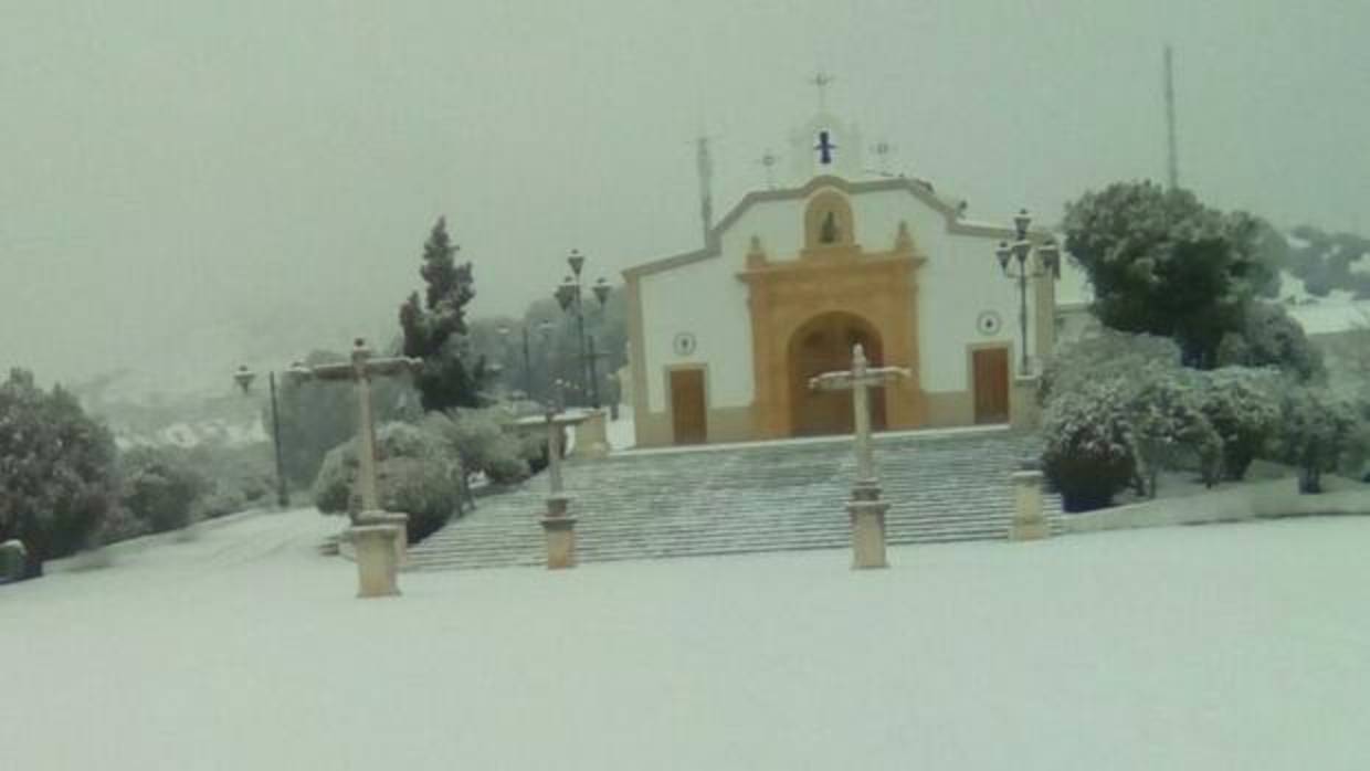 La nieve ha cuajado en Priego de Córdoba