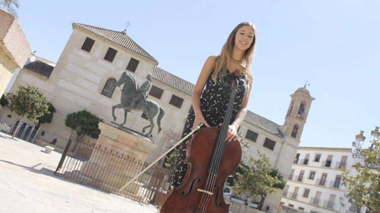 La chelista ha recorrido medio mundo con su violonchelo