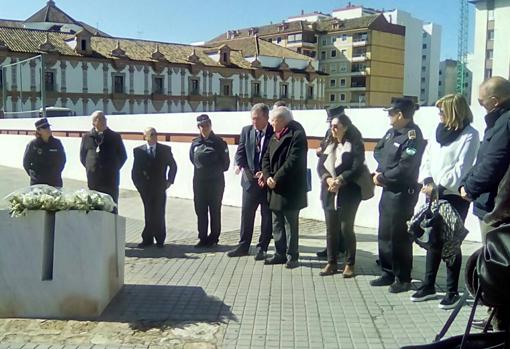 Un momento de la ofrenda floral de la Estrela en el Pretorio